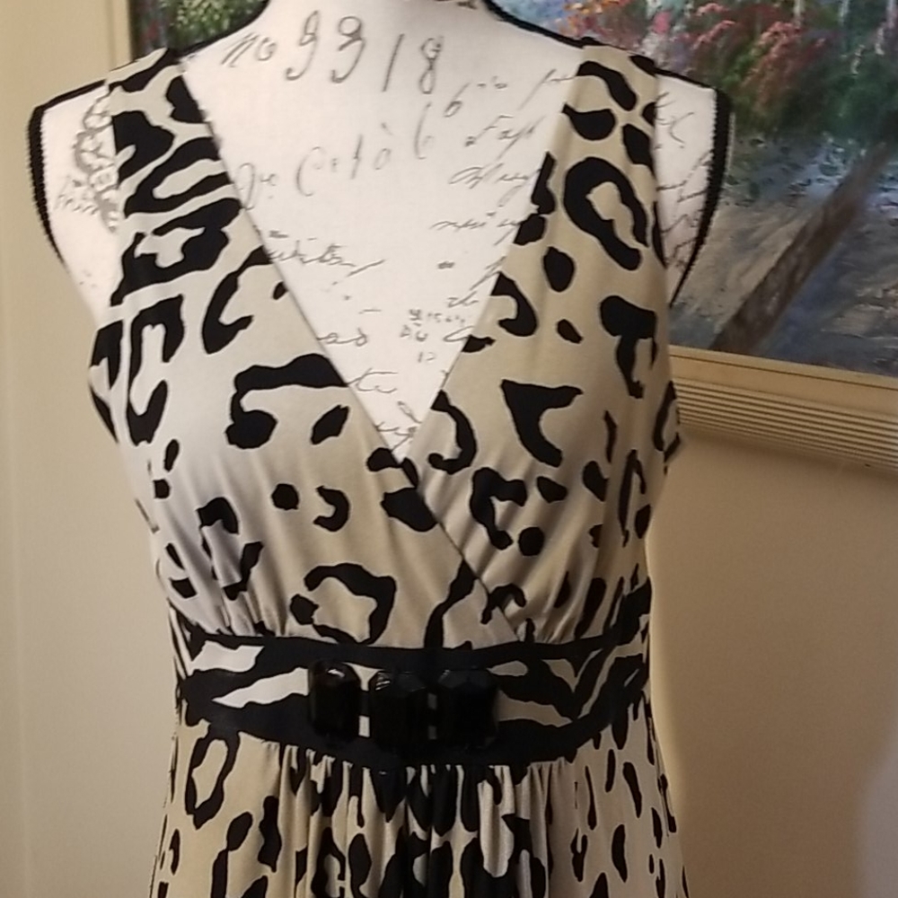 Woman's Sandra Darren dress size 10 - Picture 2 of 7